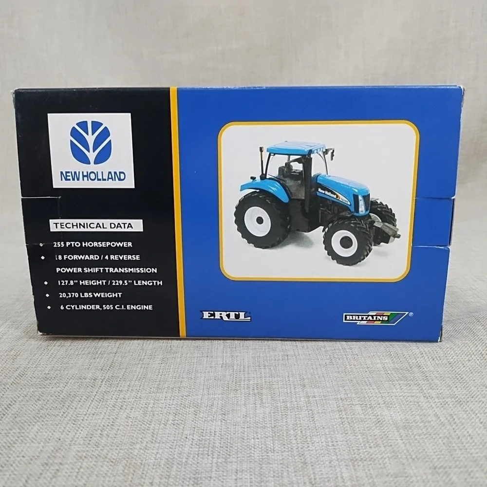 1:32 Scale Ertl Diecast Britains New Holland TG305 Blue Tractor New in Box